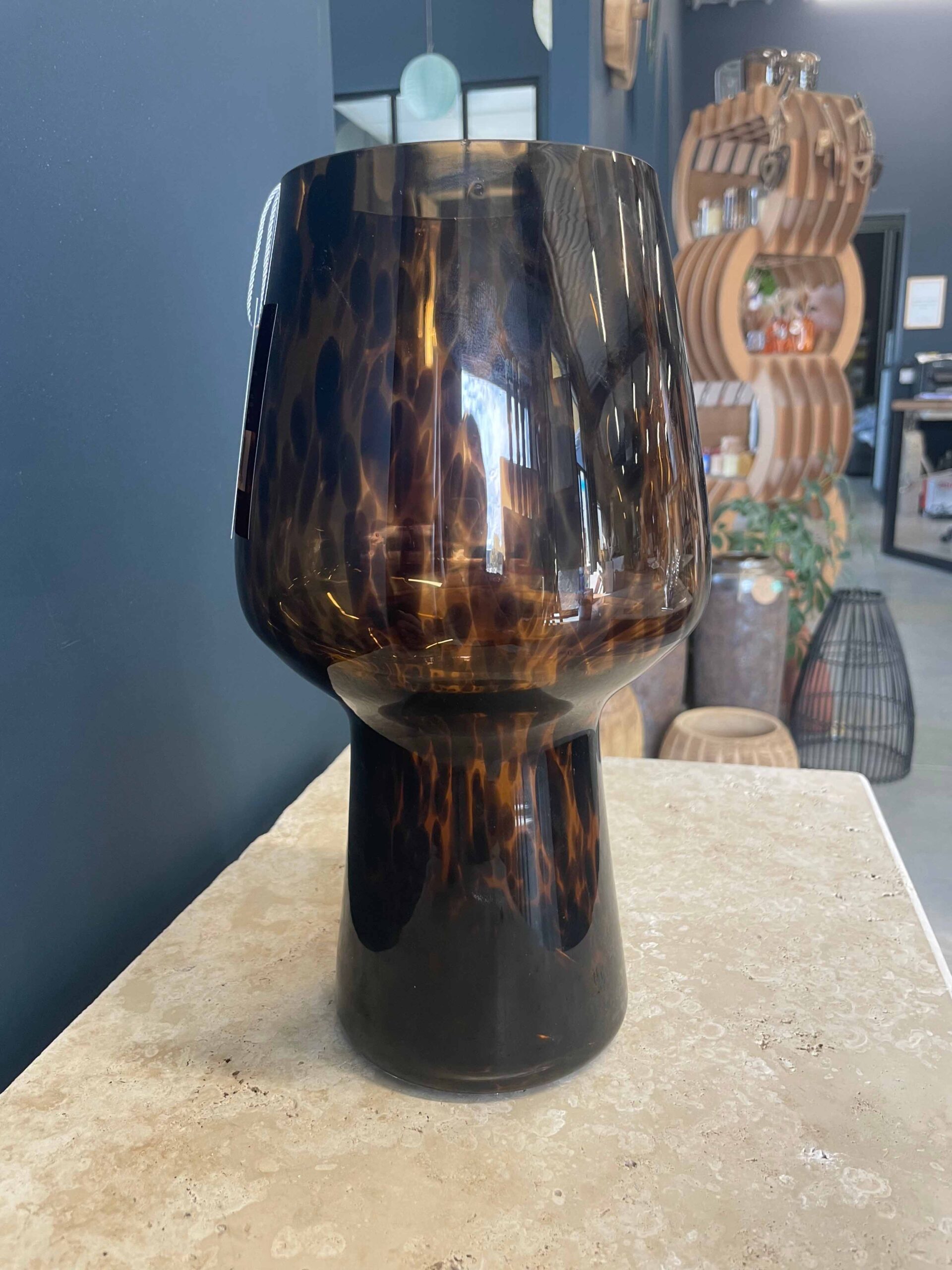 vase marron